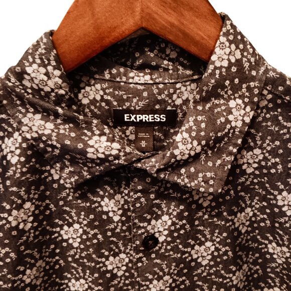 Express ★ Men's Casual Short Sleeve Button-Up ★ Vollos Gothic Floral Print - Picture 3 of 5